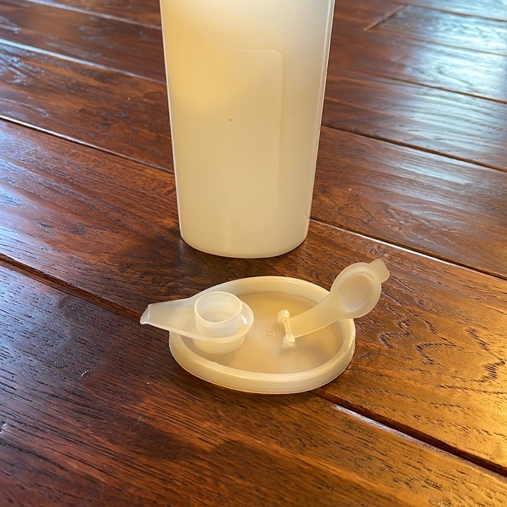 Vintage 1970's Tupperware Sweet Saver with Flip Pour Spout Container - Picture 3 of 9